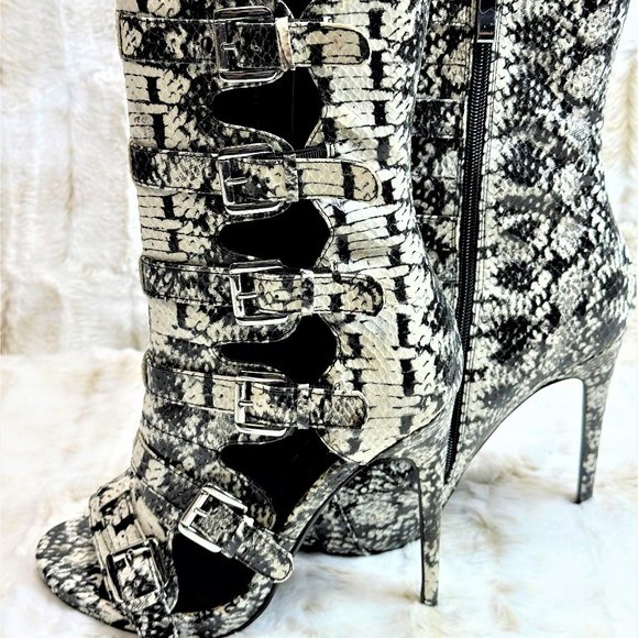 Nelly Bernal Black & White Snake 5 Buckle 4.75 Heel Ankle Boot - Picture 2 of 9